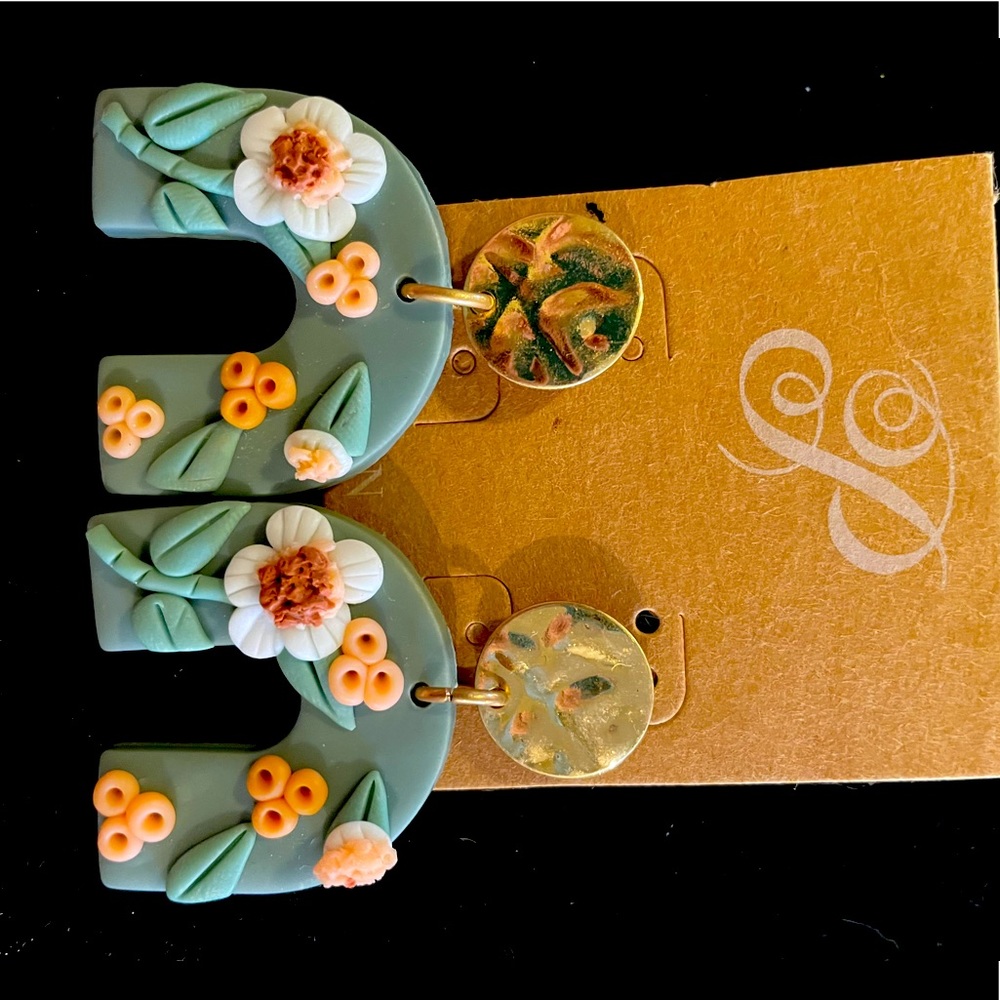 Plunder clay earrings
